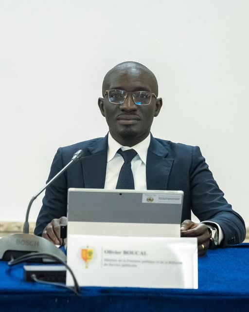 Trois décrets adoptés en conseil des Ministres : la Fonction publique corrige des situations dans le secteur de l’enseignement et la santé